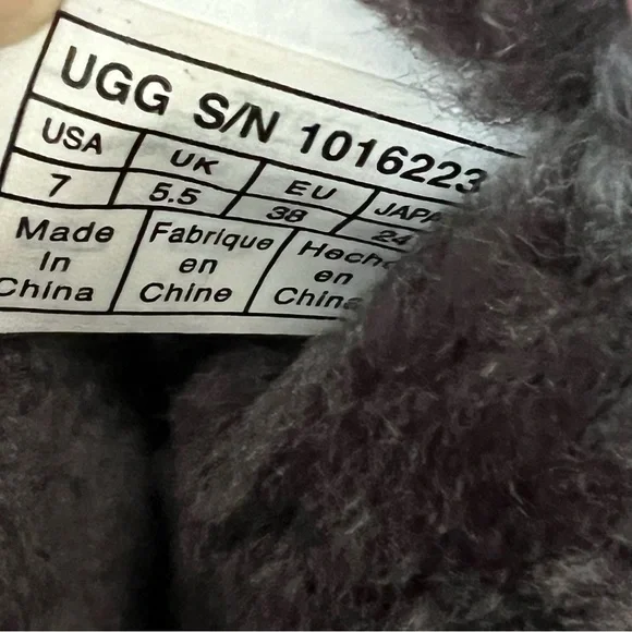 UGG Classic Short II Grey Suede Fur Lined Boots US7 - Picture 13 of 17